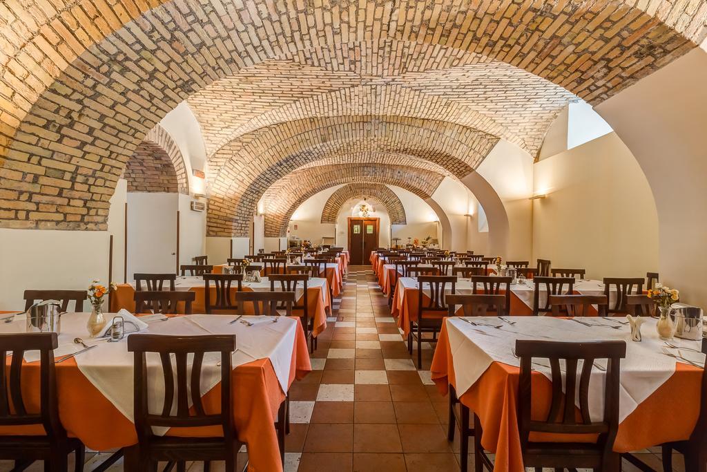 Domus Carmelitana Hotel 3*