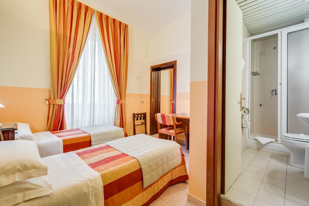 Hotel Domus Carmelitana Roma