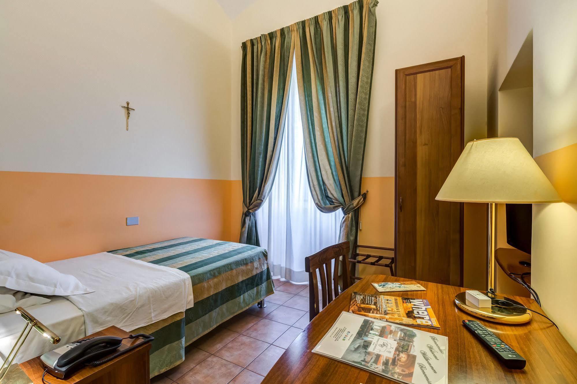 Domus Carmelitana 3* Roma